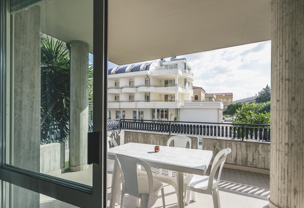 Hotel Principe Residence Vasto Bagian luar foto