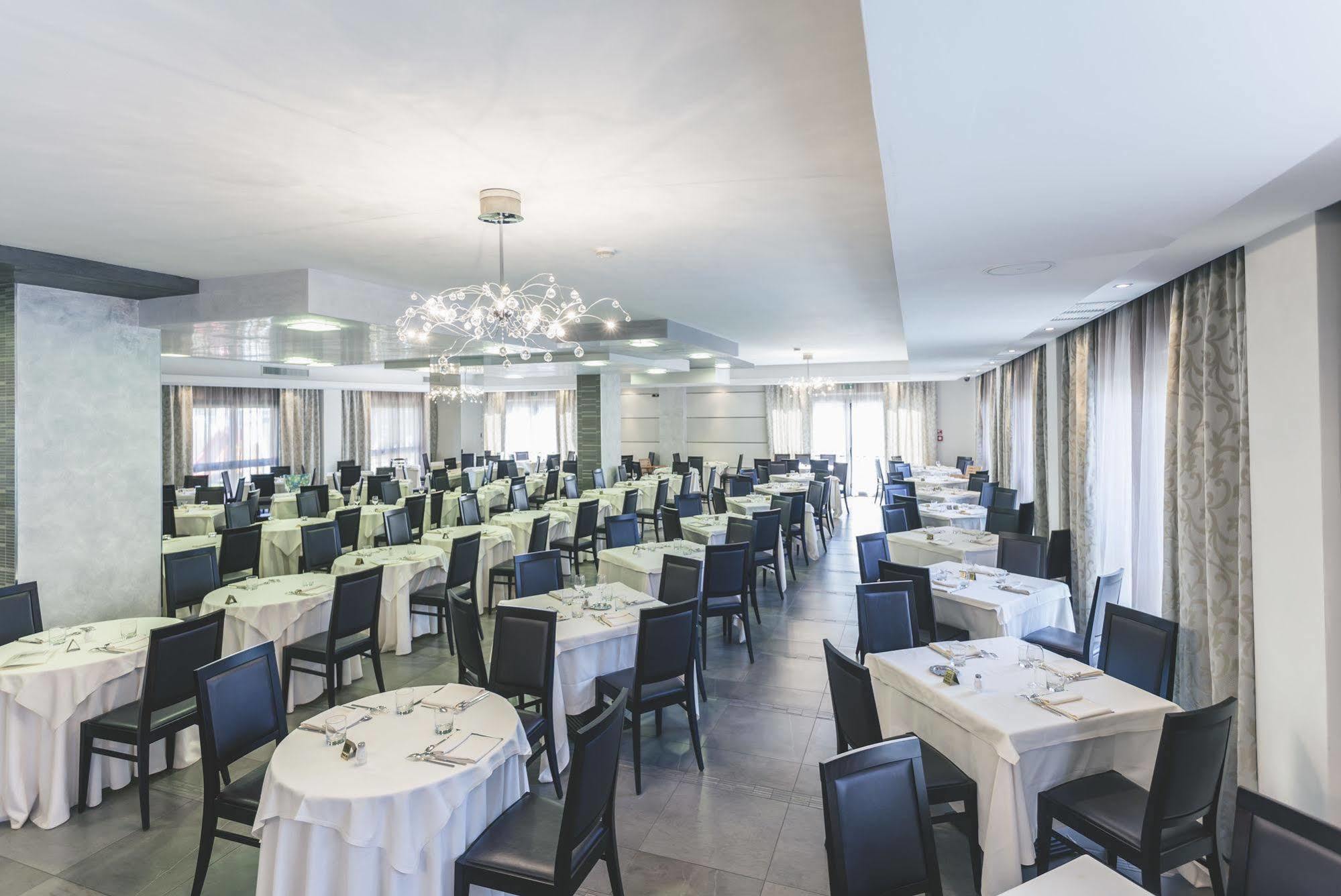 Hotel Principe Residence Vasto Bagian luar foto