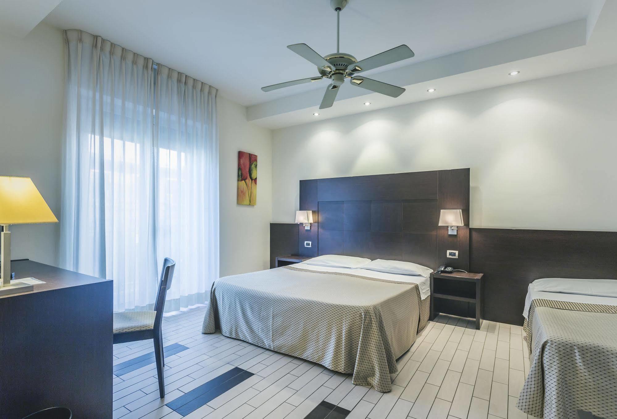 Hotel Principe Residence Vasto Bagian luar foto