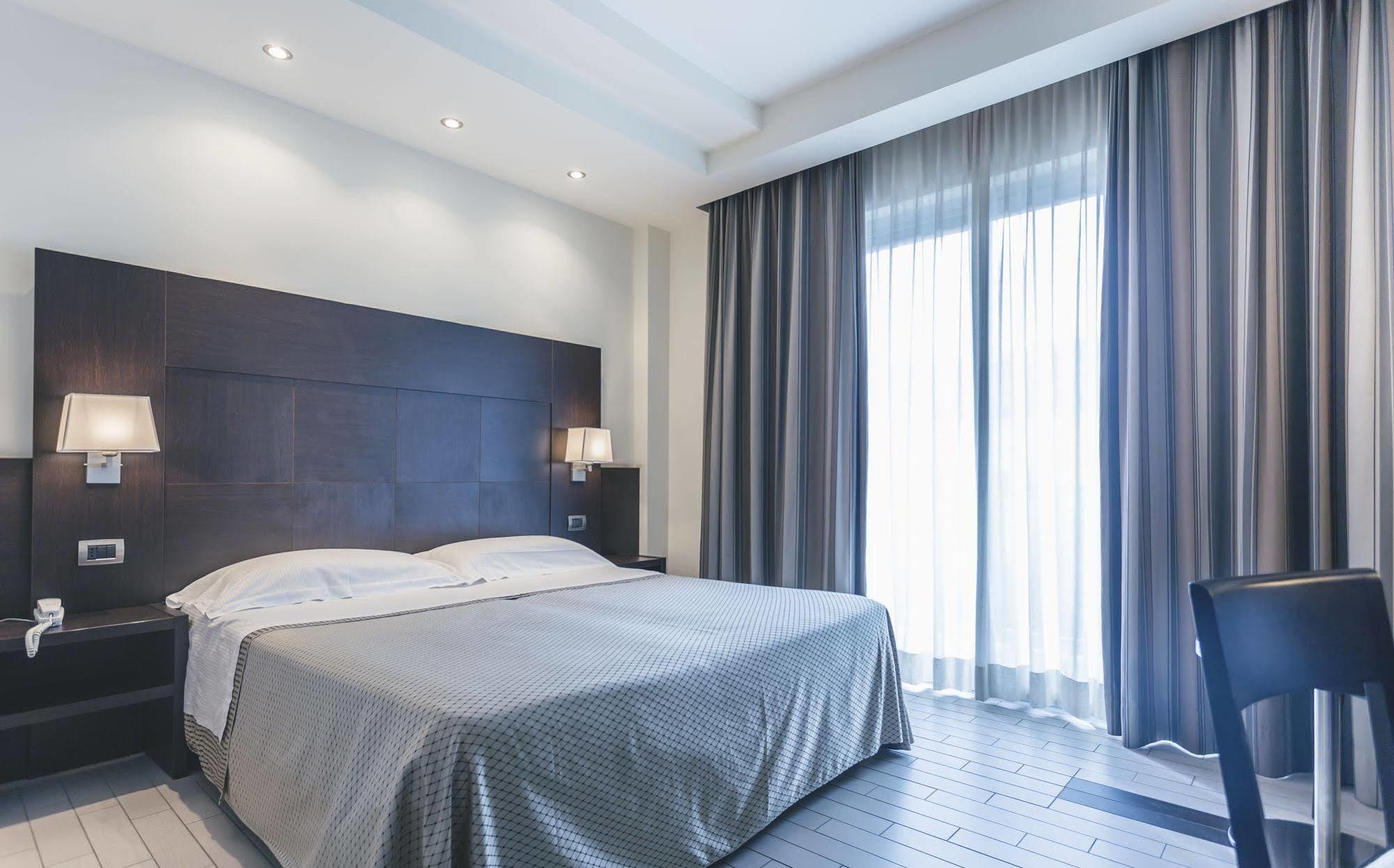 Hotel Principe Residence Vasto Bagian luar foto